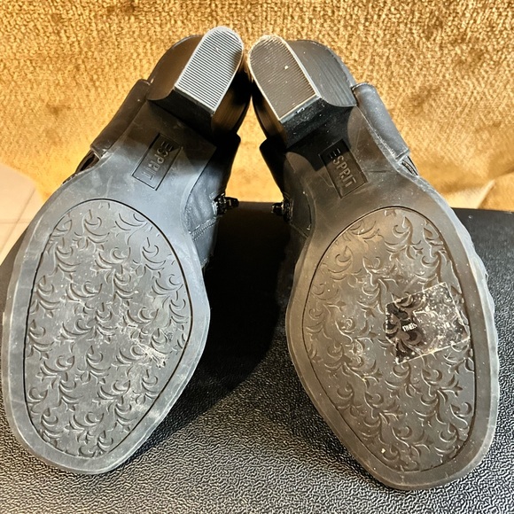 Esprit - Picture 2 of 3